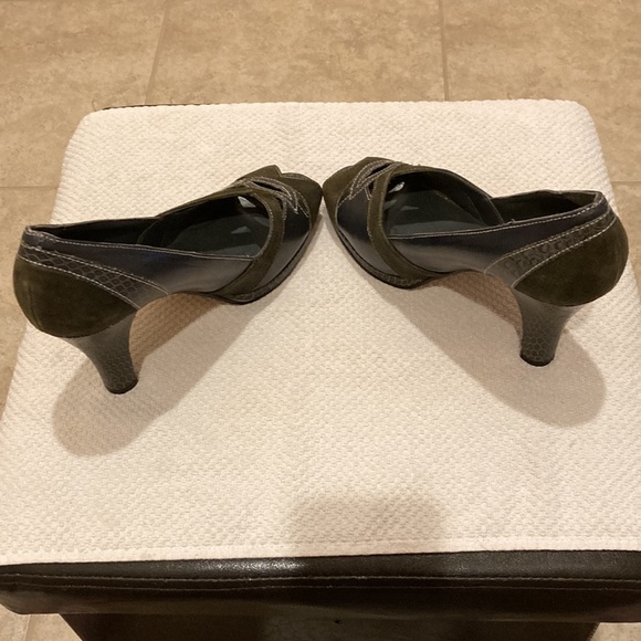 Bisou Bisou Michele Bohbot Retro Leather and Suede Peep Toe Pumps Heels Size 8M - Picture 3 of 14